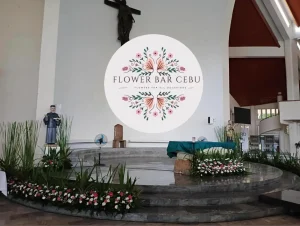 Long-And-Low-Altar-Floral-Display