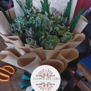 Customized Green Dried and Artificial Flower Bouquet