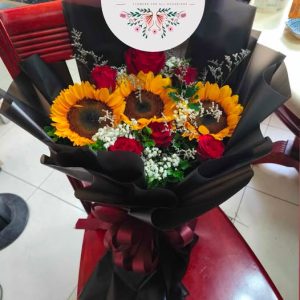 Black Velvet Sunflower & Red Rose Bouquet